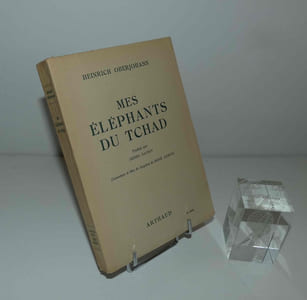 Mes éléphants du Tchad, traduit par Henri Daussy. Couverture et têtes de chapitres de René Garcia. Arthaud. Paris-Grenoble. 1952.