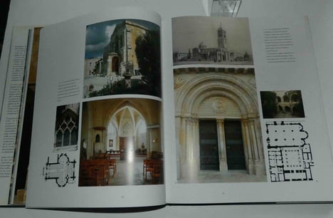 Jérusalem, trois mille ans d'architecture. Préface de Teddy Koller. Traduit de l'anglais par Arnaud Dupin de Beyssat. Mengès. Paris. 1994.. KROYANKER, ...