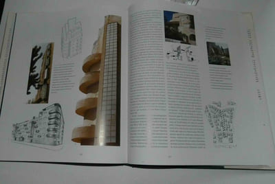 Jérusalem, trois mille ans d'architecture. Préface de Teddy Koller. Traduit de l'anglais par Arnaud Dupin de Beyssat. Mengès. Paris. 1994.