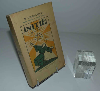 Initié. Roman de l'au-delà. Les éditions G. Crès et Cie. Paris. 1922.. LUCIEN-GRAUX, Docteur