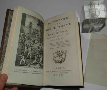 Dictionnaire des jeux de l'enfance et de la jeunesse chez tous les peuples. Paris, Barbou, 1807.