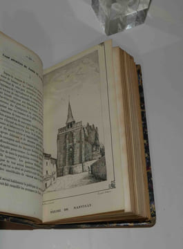 Époques saumuroises, ou esquisses historiques et anecdotiques sur Saumur et ses environs depuis son origine jusqu'à nos jours, avec la biographie de ...