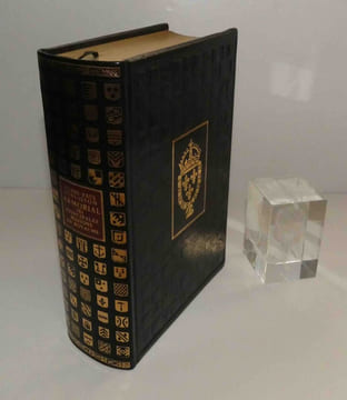 Armorial des principales Maisons du Royaume, particulierement de celles de Paris et de l’Isle de France. Jean de Bonnot. 1987.. _DUBUISSON, ...