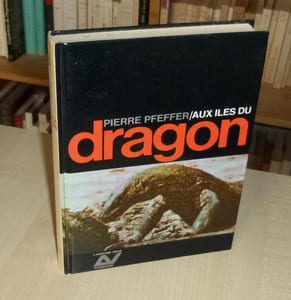 Aux îles du dragon, photographies de Georges Bourdelon, l'aventure vécue, Paris, Flammarion, 1964.
