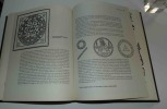 Le miroir de la magie, histoire de la magie dans le monde occidental. Traduit de l'anglais par Jean-Marie Daillet avec 250 illustrations et une ...