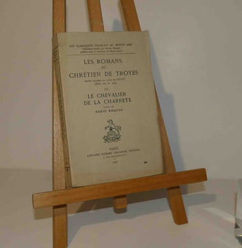 "Le chevalier de la Charrete de Chrétien de Troyes publié par Mario Roques. Les romans de Chrétien de Troyes édités d'après la copie de Guiot (bibl. ...