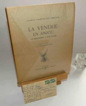 La vénérie en Anjou. De Dagobert à nos jours. [Lettre-préface du vicomte François de Chabot.] Aquarelles et dessins de Yves Benoist-Gironière. Angers ...