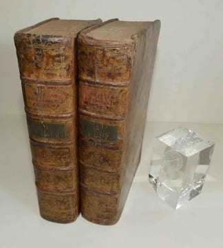 Nouveau dictionnaire portatif de la langue françoise, composé sur la dernière édition de l'abrégé de Richelet par Wailly, entièrement refondue --- On ...