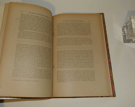 Livre des constitutions maçonniques - Reproduction du Texte Original Anglais de 1723, accompagnée d'une traduction française, d'une introduction et de ...