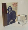 Album Wilde. Iconographie choisie et comment&eacute;e par Jean Gatt&eacute;gno et Merlin Holland. Album de la pl&eacute;iade. Paris. NRF. Gallimard. 1996.. WILDE, Oscar - ...