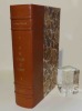 "La Vie &eacute;trange de l'argot. Ouvrage illustr&eacute; de 124 documents, lettres, autographes, portraits, dessins et photographies de Atget, Collot, Dignimont, ...