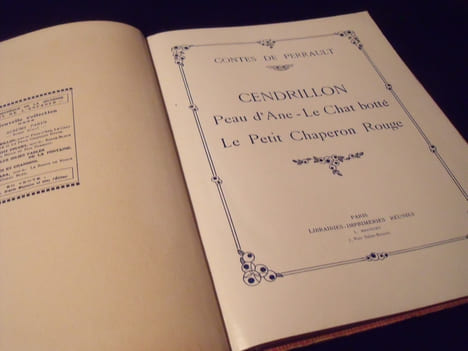 Contes De Perrault :Cendrillon-Peau d'Ane -Le Chat Botté -Le Petit Chaperon Rouge .. Perrault Charles