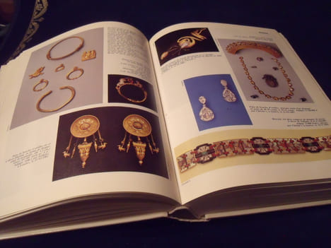 Dictionnaire Illustré Des Antiquités Et De La Brocante. Bedel Jean