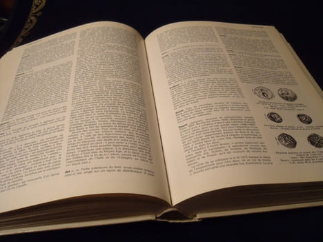 Dictionnaire Illustré Des Antiquités Et De La Brocante. Bedel Jean