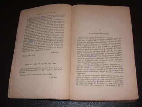 La guerre à travers les âges. ULLRICH (J.)