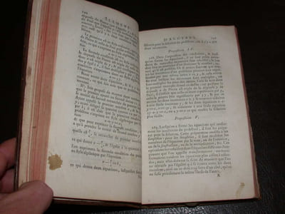 Elémens d'arithmétique d'algèbre et de géométrie avec une introduction aux sections coniques