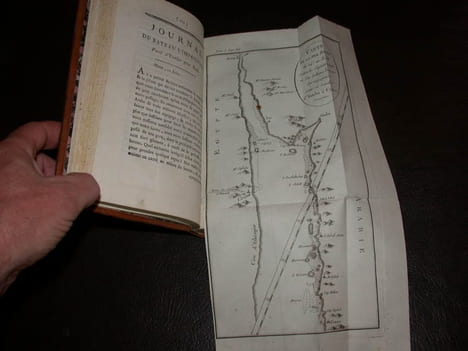 Voyage à la mer rouge sur les côtes de l'Arabie en Egypte et dans les déserts de la Thébaide suivi d'un autre de Venise à Bassorah par Latiqué Alep ...