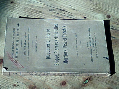 2ème volume de la Nouvelle encyclopédie pratique du batiment et de l'habitation : Maçonnerie pierre brique pierres artificielles mortiers pisé et ...