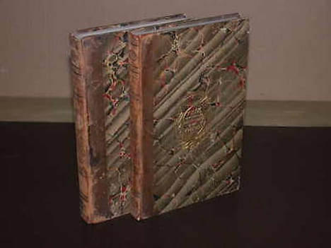 Les Caractères Suivis des caractères de Théophraste traduits du grec par le Même. LA BRUYERE