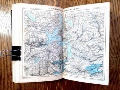 Guide illustré du voyageur en Suisse et à Chamonix. Suivi de l'Appendice 1870-1871, Services maritimes et chemins de fer. Itinéraire descriptif comprenant 100 gravures, 4 panoramas, 8 cartes et 5 plans.