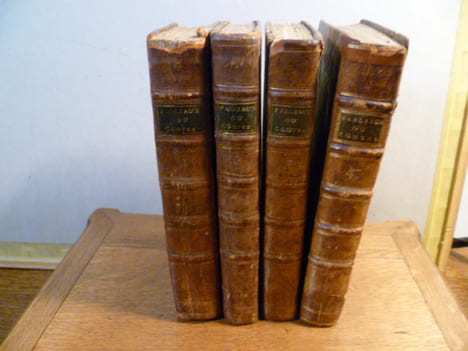 FABLIAUX OU CONTES DU XIIe ET DU XIIIe siècle, traduits ou extraits d'après divers manuscrits du tems, avec des Notes historiques & critiques, & les ...