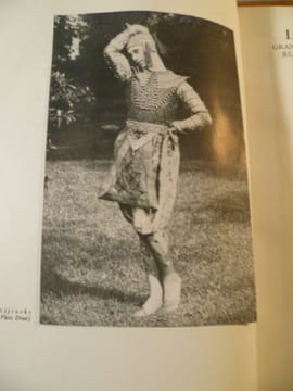 La danse d'aujourd'hui. 400 photographies.. LEVINSON André.