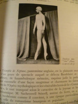 La danse d'aujourd'hui. 400 photographies.. LEVINSON André.