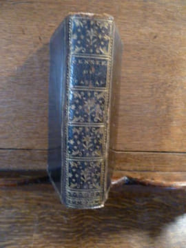 Pensées. Avec les notes de M. de Voltaire.. PASCAL