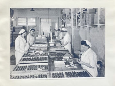 GODIVA. Album de photographies originales.