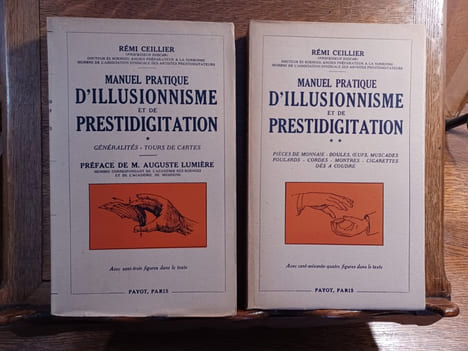 Manuel pratique d'illusionnisme et de prestidigitation. Deux volumes. . Rémi CEILLIER.
