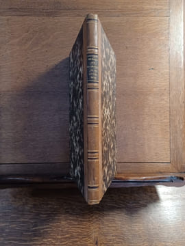 Mémoire à consulter et Consultation, sur les décrets du 22 janvier 1852, relatifs aux Biens de la famille d'Orléans. . BERRYER, de VATIMESNIL, Odilon ...