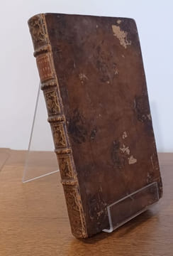 Considérations sur les moeurs de ce siècle. Suivies de trois mémoires lus dans différentes assemblées de l'Académie Royale des Inscriptions & Belles ...
