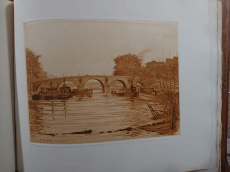 Ce qui reste du vieux Paris. L'Isle Saint-Louis. Une douzaine de croquis avec une préface illustrée, le tout dessiné et gravé par André Lambert. . ...