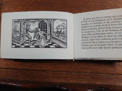 Histoires ou Contes du temps passé. Avec des Moralitez. Bois de jean Lébédeff. . PERRAULT.