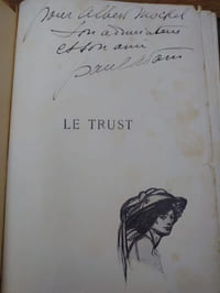 Le Trust. Illustrations d'après les croquis au fusain de Maxime Dethomas.