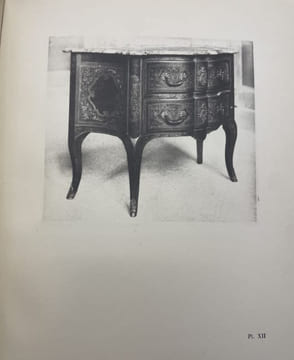Les HACHE. Ébénistes de Grenoble (1699-1831). Préface de M. Émile Bayard, Inspecteur Général des Beaux-Arts. . GIROUD Jeanne Michel, DELAYE Edmond.