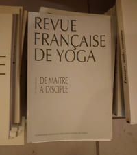 Revue française de yoga. Première série du numéro 1 au numéro 38. Complète. Nouvelle série du numéro 1 au numéro 64. 