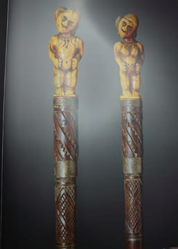 White Gold, Black Hands. Ivory sculpture in Congo. Compiled at the Congo Basin Art History Research Center. Huit volumes. . FELIX Marc Leo.