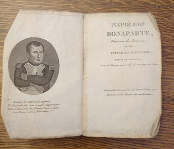 Napoléon Bonaparte. Sa vie civile et militaire, depuis sa naissance, jusqu'à l'époque mémorable de son retour au trône. Augmentée d'un précis sur l'Isle d'Elbe, son Histoire et les Murs de ses habitants. 