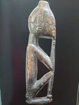 Statuaire Dogon. . LELOUP Hélène, RUBIN William, SERRA Richard, BASELITZ Georg.