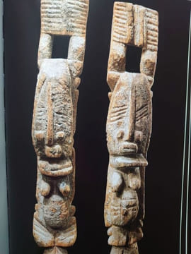Statuaire Dogon. . LELOUP Hélène, RUBIN William, SERRA Richard, BASELITZ Georg.