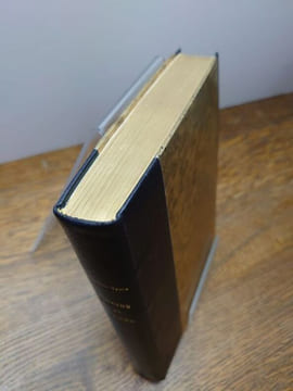 Grains et Issues. . TZARA Tristan. 