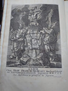 La Sainte Bible. Traduite en François, le Latin de la Vulgate à côté. Avec de courtes notes tirées des Saints Peres [...] et la Concorde des quatre Evangélistes en Latin et en François. Nouvelle Édition enrichie de cartes géographiques et de figures. Avec les Traitez de Cronologie & de Geographie ; les Sommaires des Livres tant du Vieux que du Nouveau Testament ; & toutes les Tables tirées de la grande Bible Latine d'Antoine Vitré. 