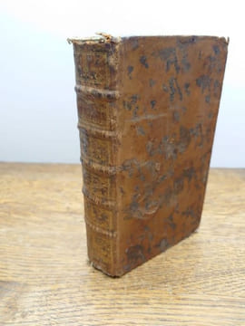 Formules de médicamens, usitées dans les différens hopitaux de Paris. Avec leurs vertus, leurs usages et leurs doses. Nouvelle édition revue, ...