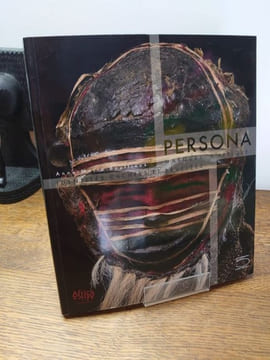 Persona. Masques d'Afrique. Identités cachées et révélées. Avec une campagne photographique de Frédéric Dehaen et un texte de Roger Pierre Turine. . ...