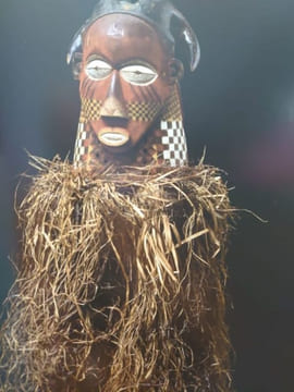 Persona. Masques d'Afrique. Identités cachées et révélées. Avec une campagne photographique de Frédéric Dehaen et un texte de Roger Pierre Turine. . ...