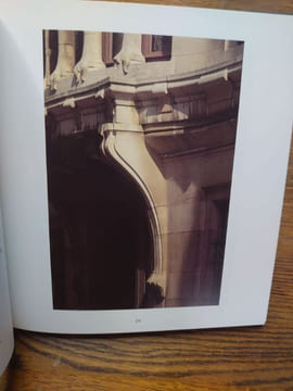 La Pierre dans l'oeuvre de Victor Horta. Photographies contemporaines de Jacques Evrard. . EVRARD Jacques.