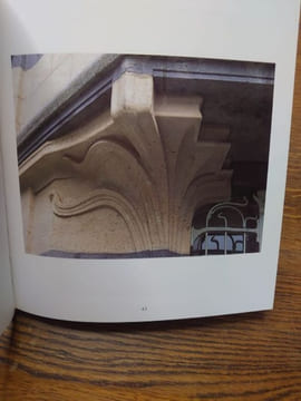 La Pierre dans l'oeuvre de Victor Horta. Photographies contemporaines de Jacques Evrard. . EVRARD Jacques.