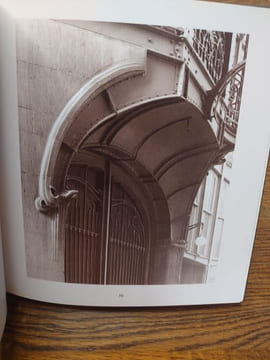 La Pierre dans l'oeuvre de Victor Horta. Photographies contemporaines de Jacques Evrard. . EVRARD Jacques.