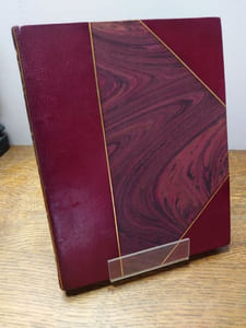 La Frise Empourprée. La Guirlande des Dieux. Le Sang des Roses.